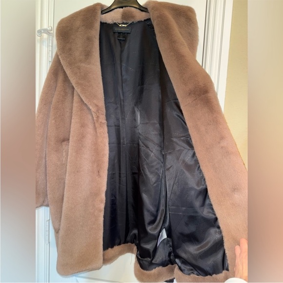NWT Brown Faux Fur Coat Donna karen size XL - Picture 6 of 11